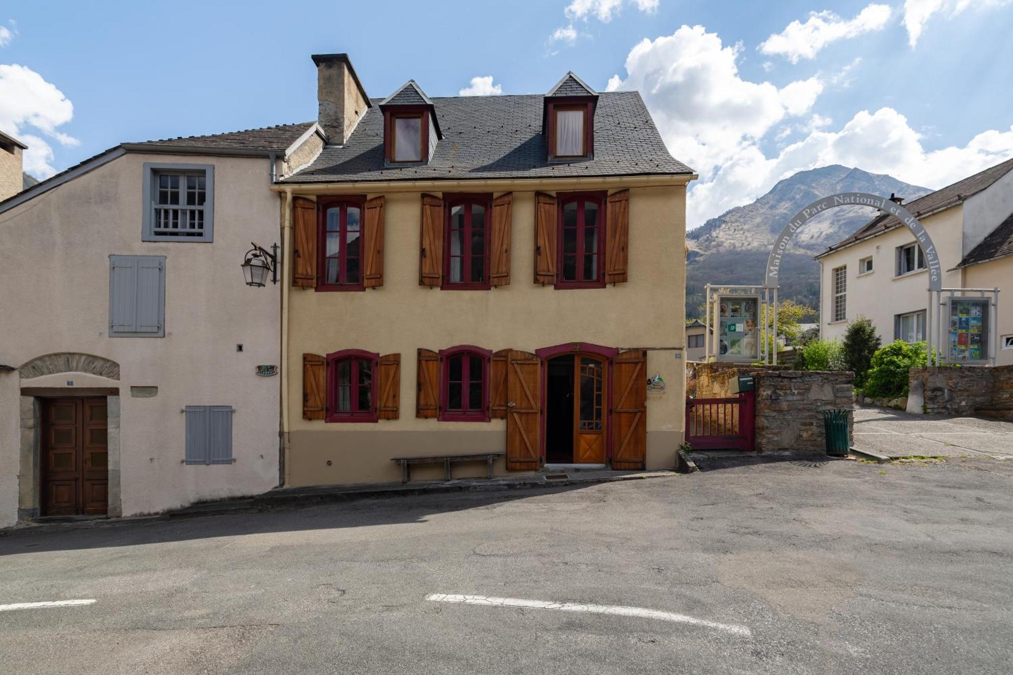 La Petite Maison Des Montagnes Luz-Saint-Sauveur Exteriör bild
