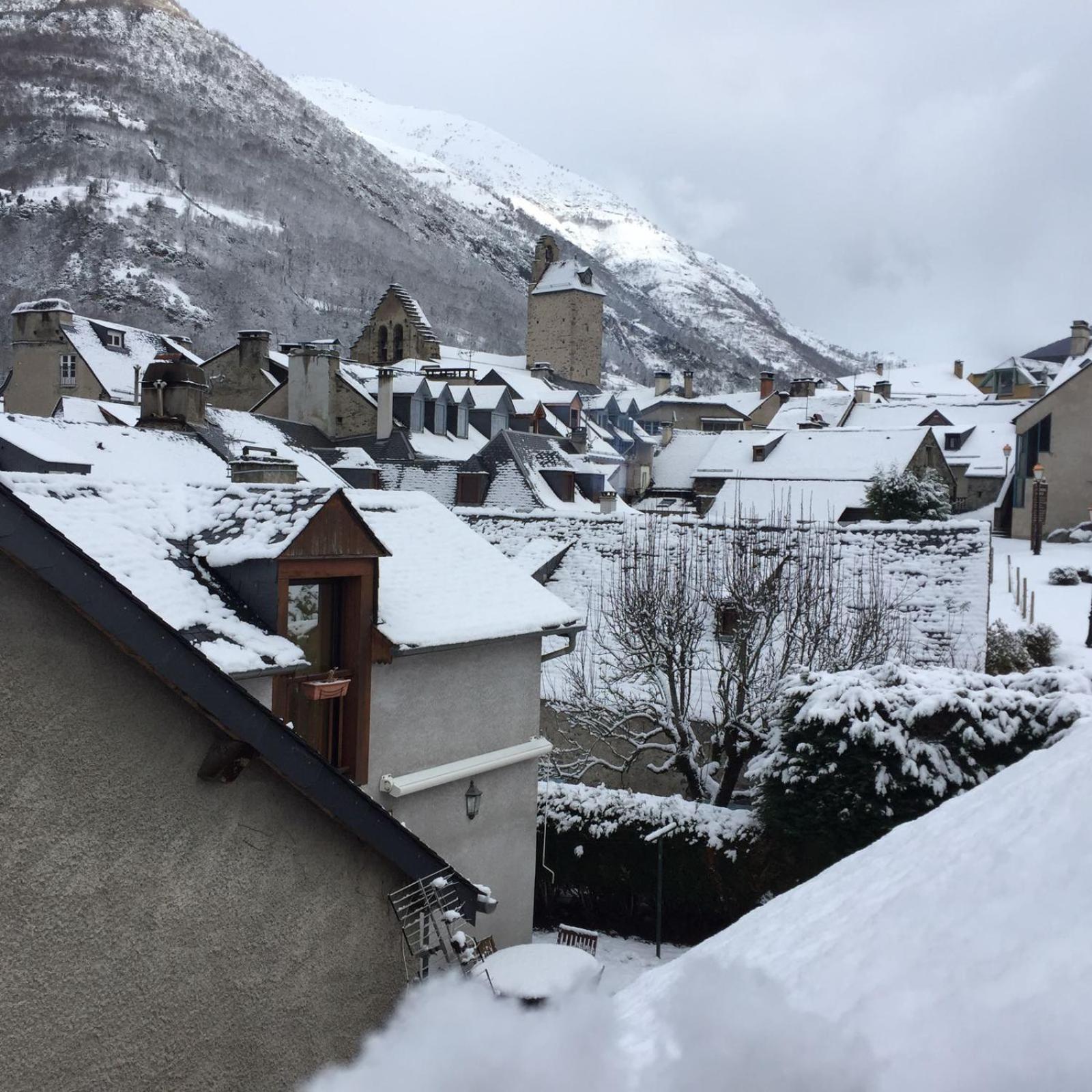 La Petite Maison Des Montagnes Luz-Saint-Sauveur Exteriör bild