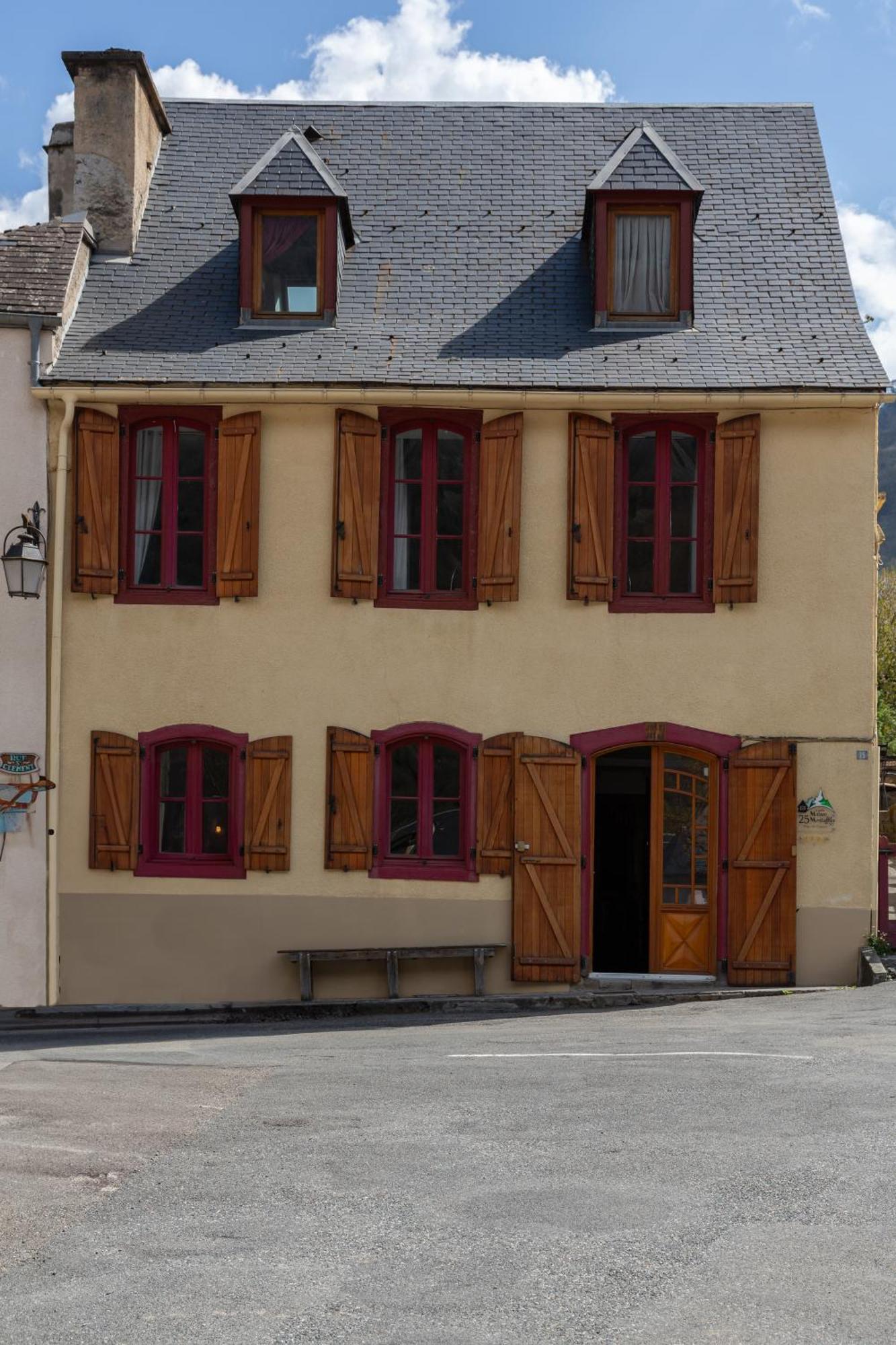 La Petite Maison Des Montagnes Luz-Saint-Sauveur Exteriör bild